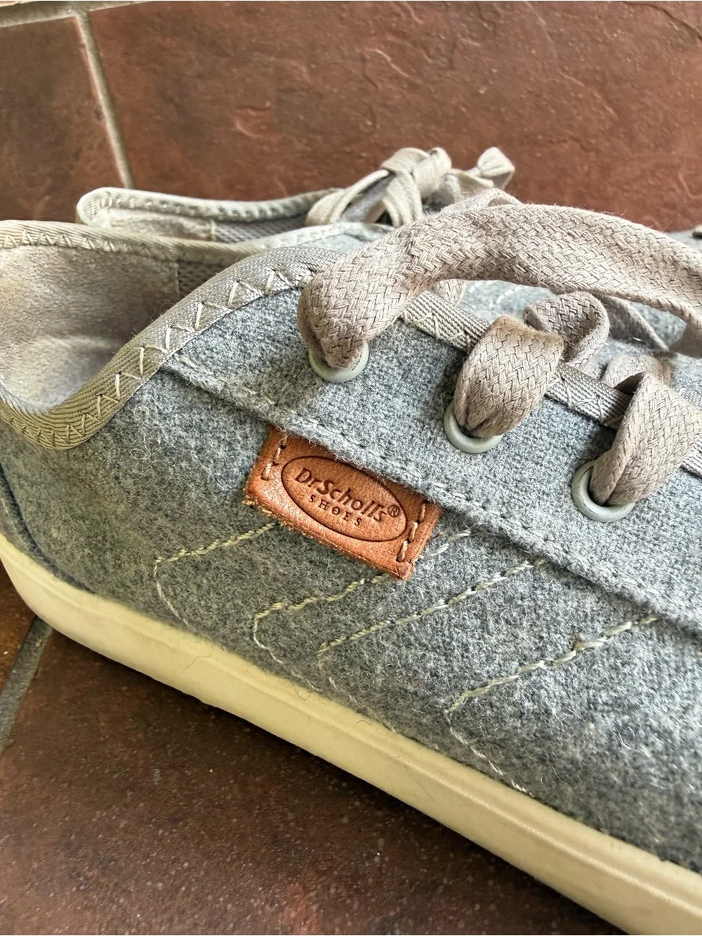 Dr Scholls Gray Felt Lace-Up Sneakers with Cream Soles